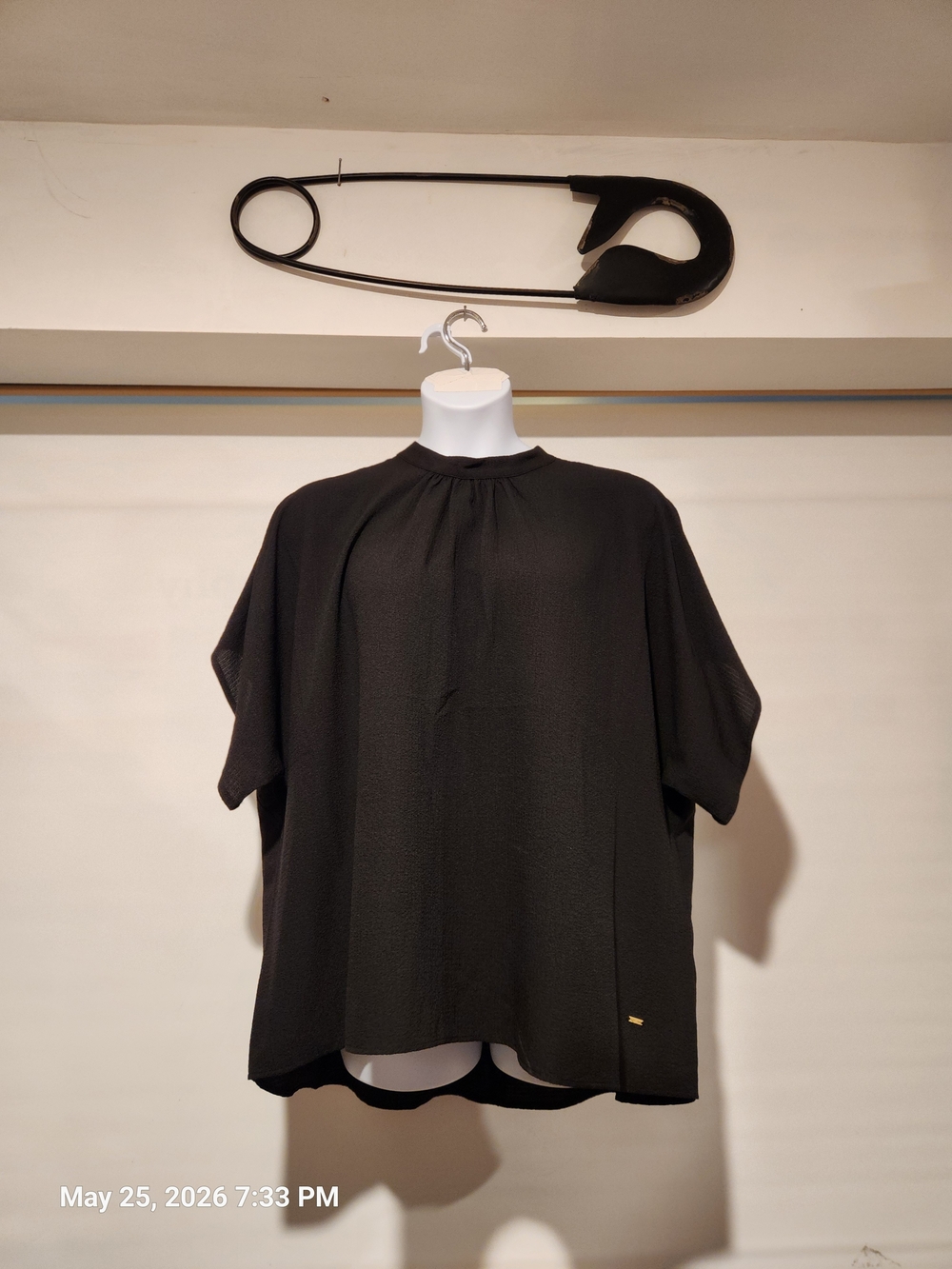 Anne Klein Black Bat Sleeve Sleeve Blouse